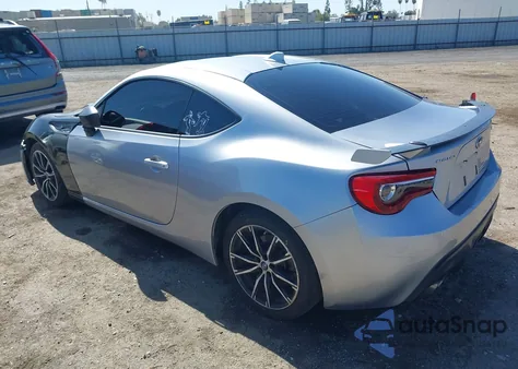 2018 Subaru Brz Limited z USA, uszkodzony, nr VIN JF1ZCAC17J9601675